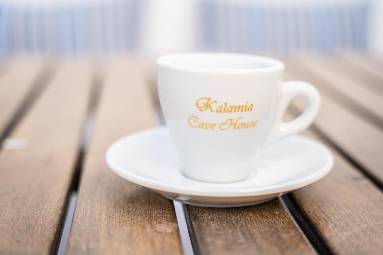Вилла Kalamia Cave House Пиргос Экстерьер фото